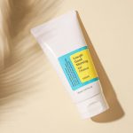 COSRX Low pH gyengéden hámlasztó arctisztító gél növényi kivonatokkal