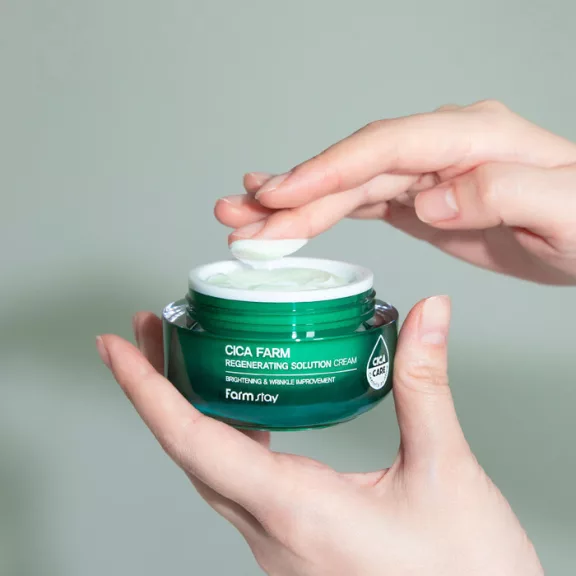 FARMSTAY Cica Farm Regenerating Solution Cream