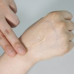 FARMSTAY Citrus Yuja Vitalizing hidratáló és vitalizáló ampulla gélkrém juzu kivonattal