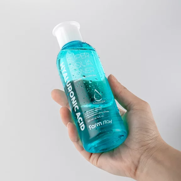 FARMSTAY Hyaluronic Acid Super Aqua hidratáló és bőrsimító tonik hialuronsavval FARMSTAY Hyaluronic Acid Super Aqua hidratáló és bőrsimító tonik hialuronsavval