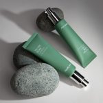 FARMSTAY Tea Tree Biome bőrnyugtató szemkörnyékápoló krém teafa kivonattal