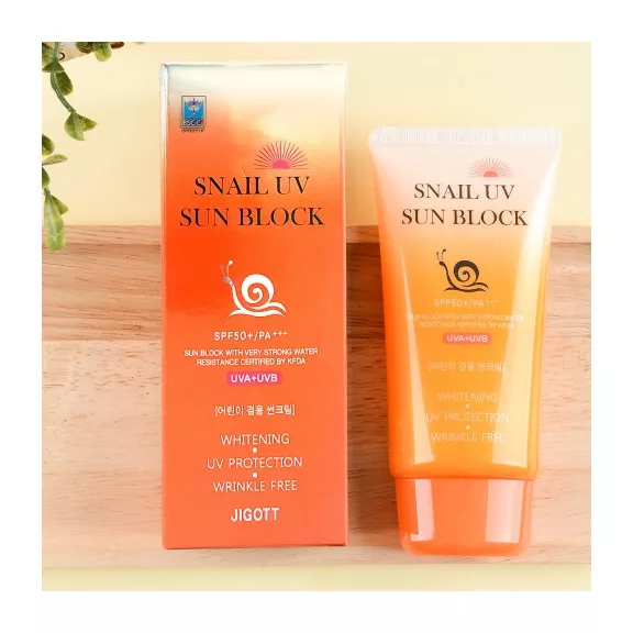 JIGOTT Snail bőrápoló, vízálló fényvédő krém csigamucin kivonattal SPF50+ PA+++ JIGOTT Snail bőrápoló, vízálló fényvédő krém csigamucin kivonattal SPF50+ PA+++