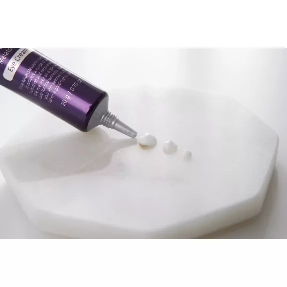 MAXCLINIC Time Return Melatonin ránctalanító, bőrszín-kiegyenlítő éjszakai szemkörnyékápoló krém melatoninnal MAXCLINIC Time Return Melatonin ránctalanító, bőrszín-kiegyenlítő éjszakai szemkörnyékápoló krém melatoninnal