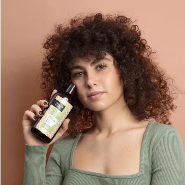   NUGGELA & SULÉ hajerősítő vegán sampon minden hajtípusra 250 ml