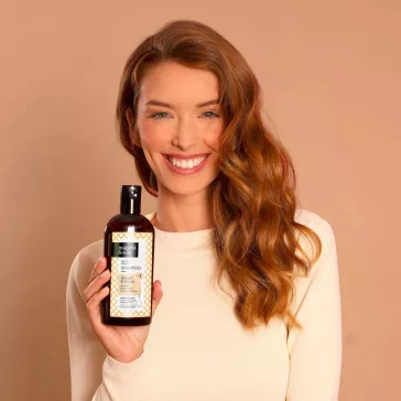   NUGGELA & SULÉ Nº1 hajerősítő és volumennövelő sampon minden hajtípusra 250 ml