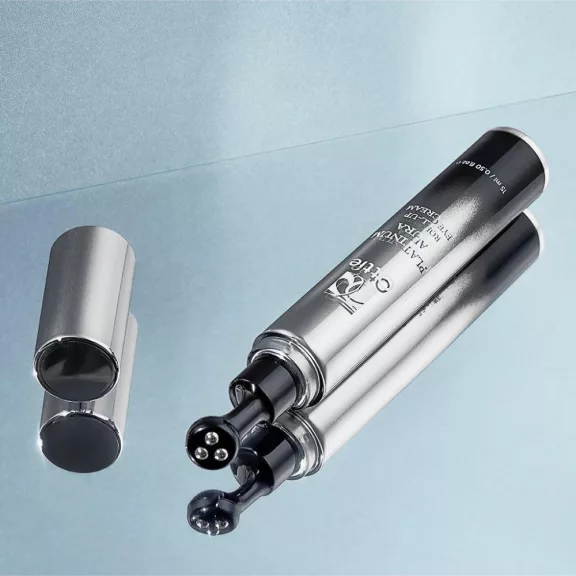 OTTIE Platinum Aura Roll-Up öregedésgátló szemkörnyékápoló krém platinával és kaviár kivonattal OTTIE Platinum Aura Roll-Up öregedésgátló szemkörnyékápoló krém platinával és kaviár kivonattal