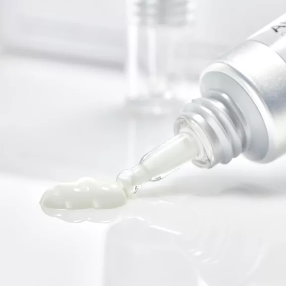 PERCENT SCIENCE Avocool-2.6 hidratáló és nyugtató fényvédő szérum szabadalmaztatott összetevővel SPF 50+ PA++++ PERCENT SCIENCE Avocool-2.6 hidratáló és nyugtató fényvédő szérum szabadalmaztatott összetevővel SPF 50+ PA++++