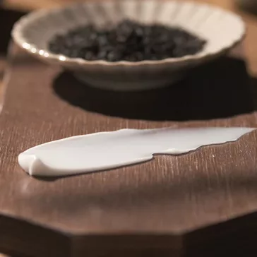   PYUNKANG YUL Black Tea öregedésgátló és bőrerősítő krém fermentált fekete tea kivonattal