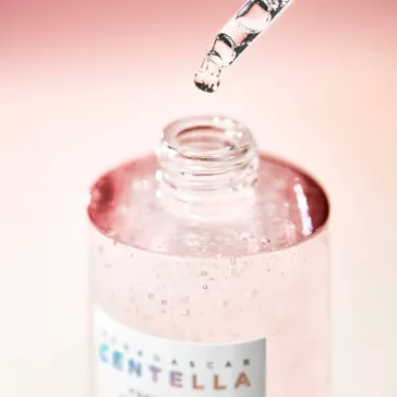   SKIN1004 Madagascar Centella pórusszabályzó ampulla szérum Centella Asiatica kivonattal 50 ml