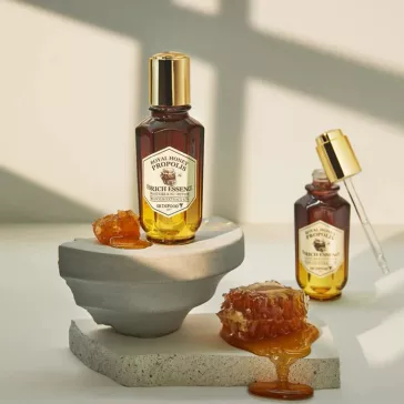   SKINFOOD Royal Honey Propolis hidratáló és tápláló esszencia propolisz kivonattal 