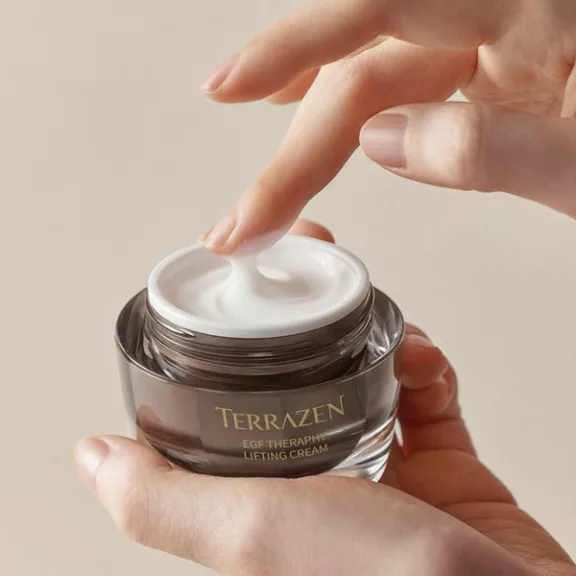 TERRAZEN EGF Theraphy öregedésgátló krém feszesítő összetevőkkel TERRAZEN EGF Theraphy öregedésgátló krém feszesítő összetevőkkel